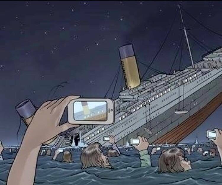 mygayisshowing:  thedizzywolf:  blazepress:  If the Titanic sunk today.  Whoever