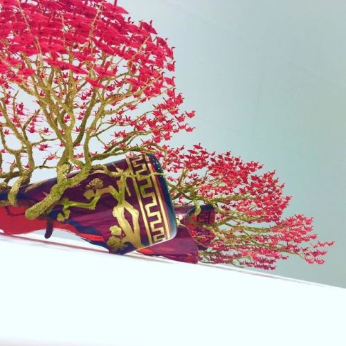 archiemcphee:Today the Department of Phenomenal Papercraft is oohing and aahing over the work of Jap