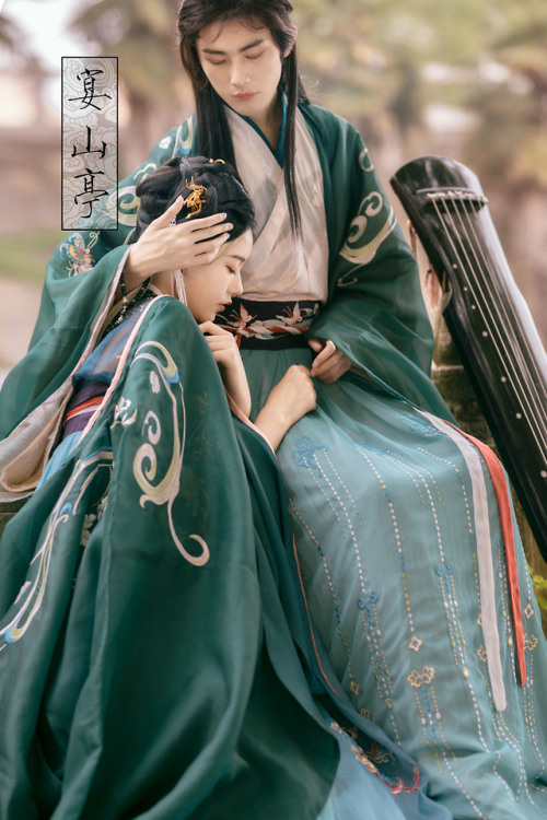 Chinese hanfu for couples by 宴山亭