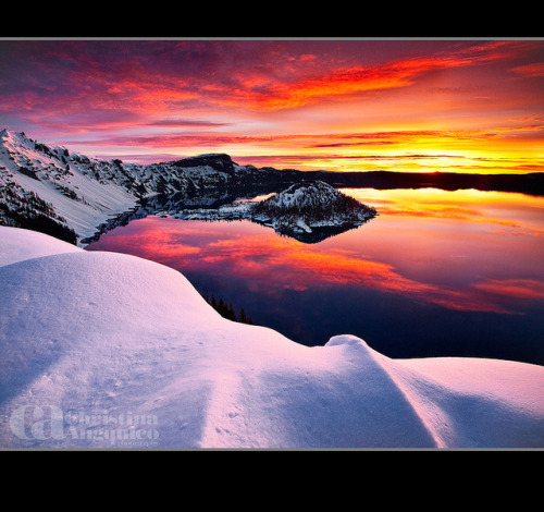 Crater Lake by Konejita on Flickr.