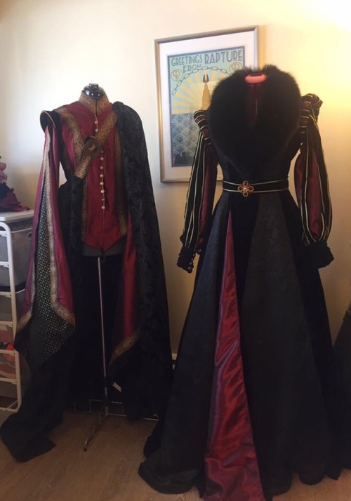 Made a quick formal doublet for our LARP season opener the Highkings tournament; cape was a stand in