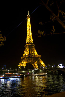 breathtakingdestinations:  Eiffel Tower -