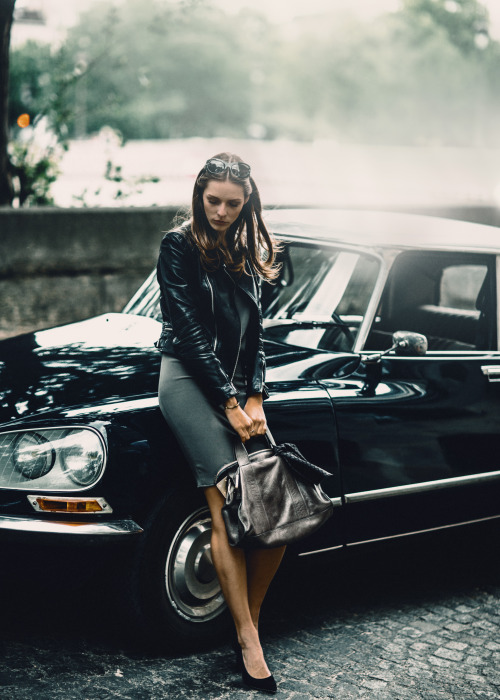 katescollage:  Don’t keep her waiting… 