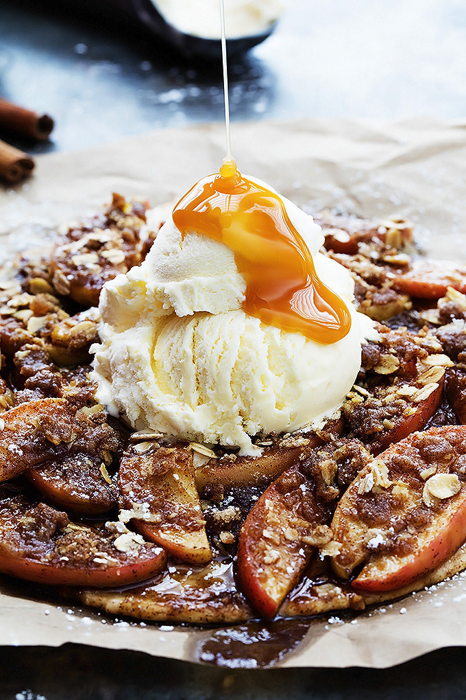 do-not-touch-my-food:    Apple Crumble Flatbread   