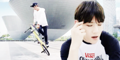 junyeol:   baekhyun x aima bicycle  