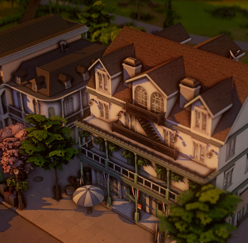 Magnolia Lane, 2
