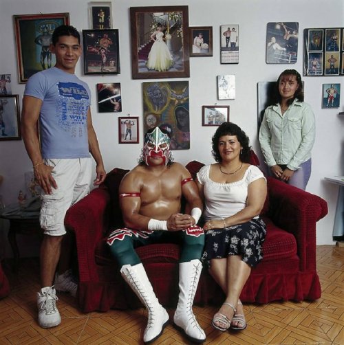 last-place - frijoliz - Luchadores and their families as...