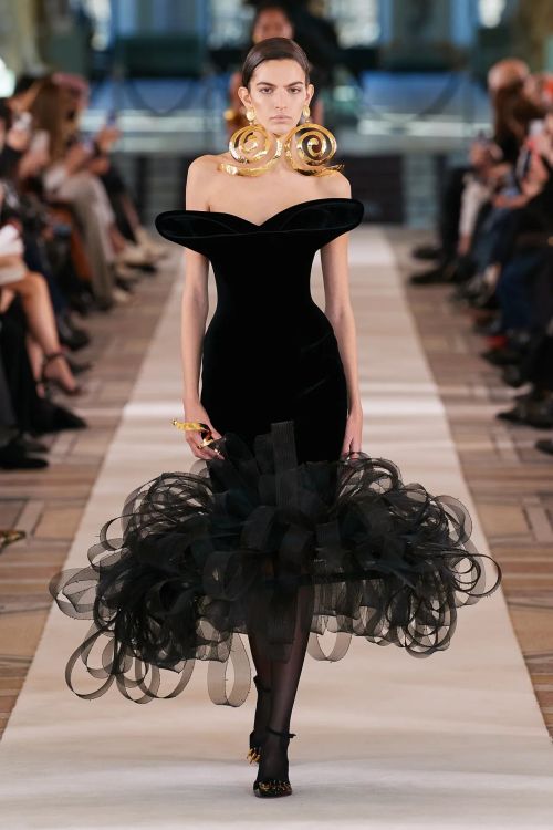 fashionalistick:SCHIAPARELLISpring/Summer 2022 collectionHAUTE COUTURE