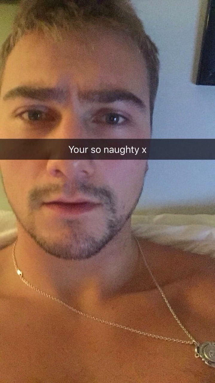 exposed-straight-men:  ad20aus:  Straight British   Follow our blog for more exposed