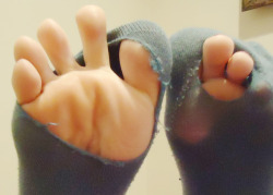 ilovestinkyfeet:  Sniff….sniff