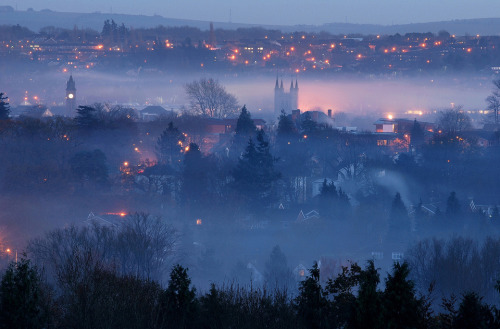 bluepueblo:Foggy Night, Newbury, Englandphoto via florent