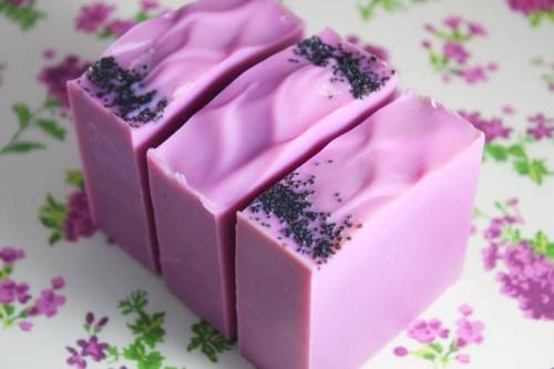 Black Raspberry Vanilla Soap // SerenitySoapsByAki