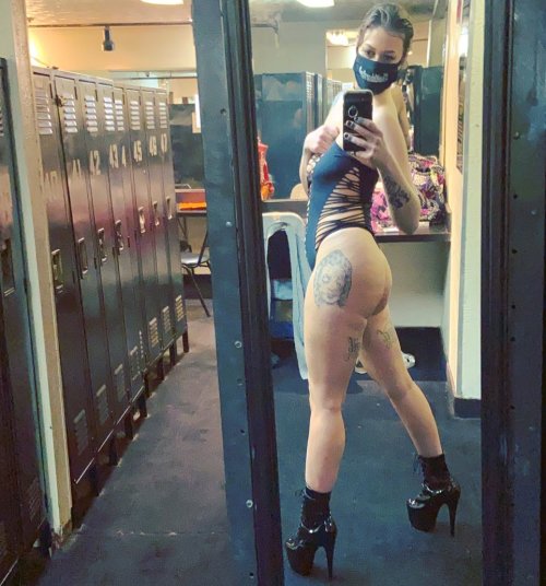 Sex stripper-locker-room:  https://www.instagram.com/epicsmut/ pictures