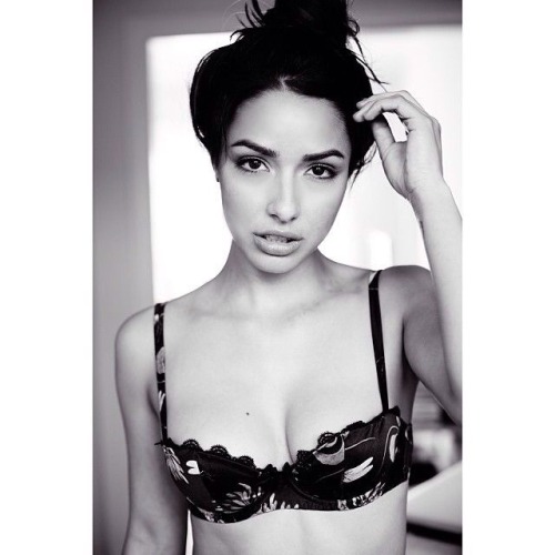 jaw-droppingwomen:  Michele Maturo
