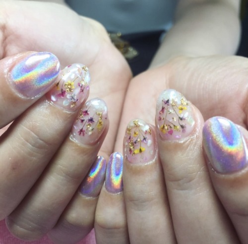 nailpornography:Pressed Flowers 🌸🌺🌷🌹🌻🌼💐 