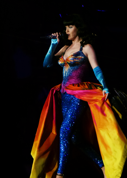 katyperrywitnessthetour:Ottawa
