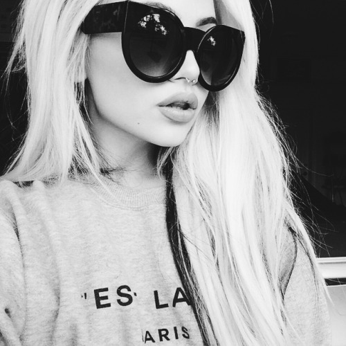 http://black-rainbowxx.tumblr.com/post/114255090663