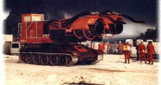 enrique262:  The Hungarian Big Wind firefighting vehicle, a T-34 chassis equipped