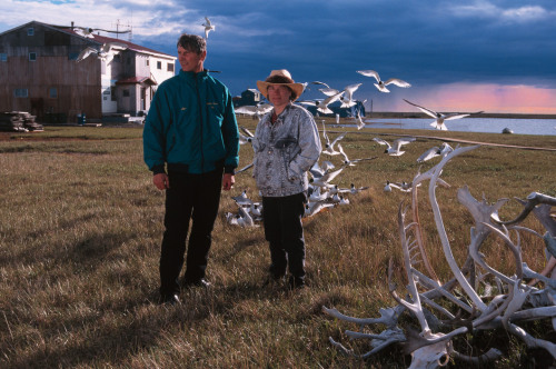 20aliens:  Homesteaders Jim and Tenna HELMERICKS in Colville Delta near Prudhoe Bay. 1995. By Thomas Hoepker.