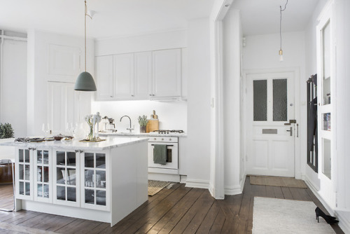 Classy White Single Apartment | Goteborg, SwedenLayout: (Source: alvhem.com)