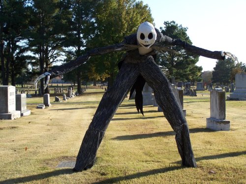 epicallyepicepicosity:  THIS IS HALLOWEEN by Ex-Shadow Yes this is Jack Skellington. Yes, he’s from Nightmare Before Christmas. Yes, NBC is cute, and Tim Burton-y. YES, THIS IS FUCKING TERRIFYING. 
