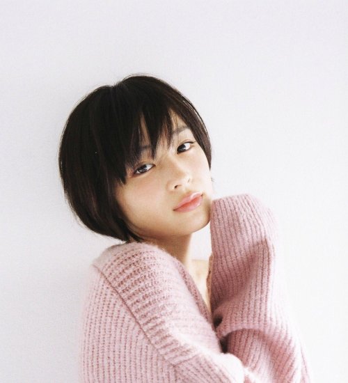 namiyorirobinha:  広瀬すず ‏@Suzu_Mg  20161111　12：15 映画「先生！」響ちゃんヘアー  ショートになりました 