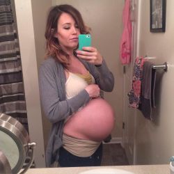 maternityfashionlooks:  ’ “39 weeks pregnant