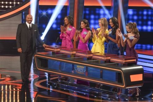 susangkomen: So excited to have the @victoriassecret Angels play on  @FamilyFeudABC for Komen tonigh