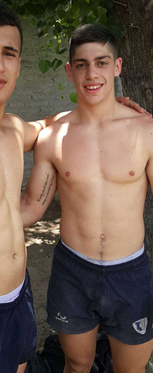 str8boysjerking2:  Sexy Argentine rugby lad 😛😍😈👌