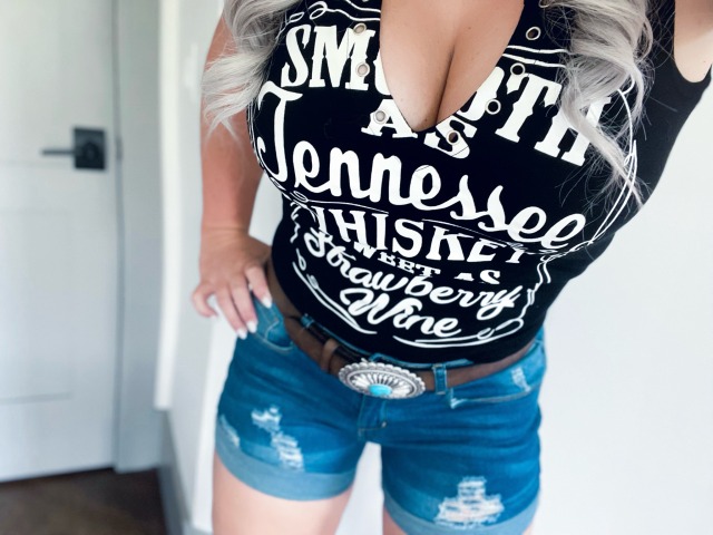 carolinacoastalgirl2023:Channeling my country girl side today… like Miranda Lambert sings.. If I was a Cowboy, Id be the Queen.. 👸🏼🐎❤️ also I have my cowgirl boots just was feeling my wedges today 😘