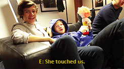      8/∞ entertaining one direction videos