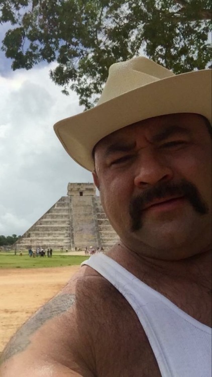 daddybearmx: Mexican Papi. Nothing more to say…