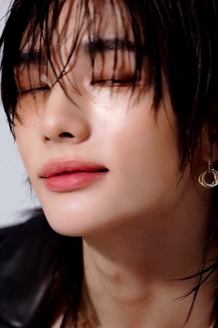 HYUNJIN For CARTIER & ESQUIRE KOREA