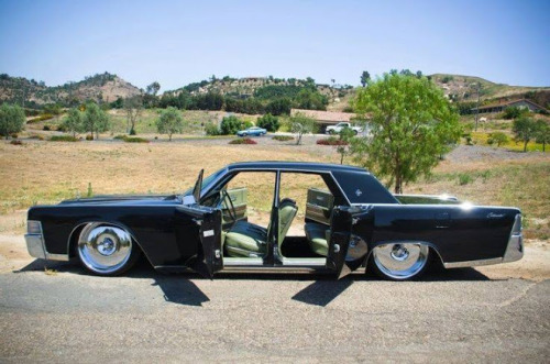 lincolndealers:  Flashback: Lincoln Continental 1965