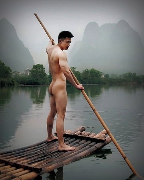 ohthentic:  alanh-me:  seamalesandsun:    61k+ follow all things gay, naturist and