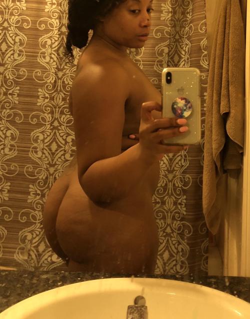 women-of-color:  Thick Freak