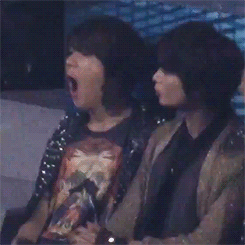  Cover your own mouth, Taemin xD 