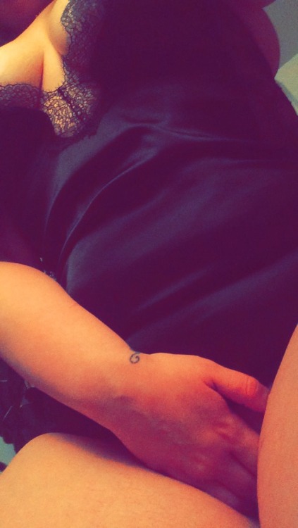 thebootymeat:  Someone got blessed on snapchat the other night but now I’m blessing all of u