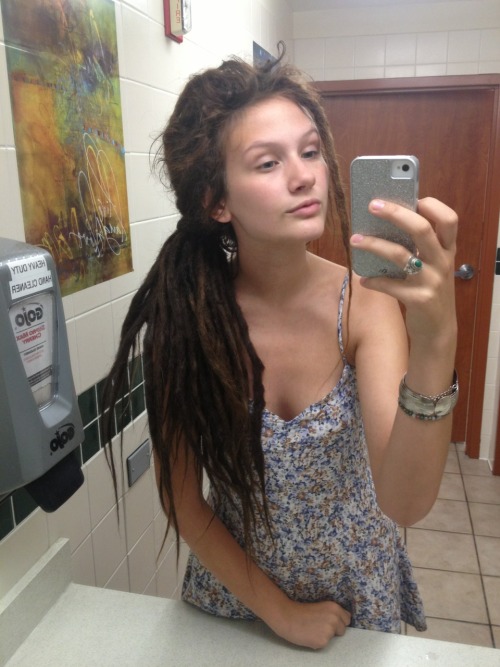 nourishmydirt:  Rest stop princess 