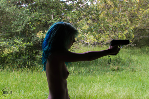 Sex Girls With Guns 18+ pictures
