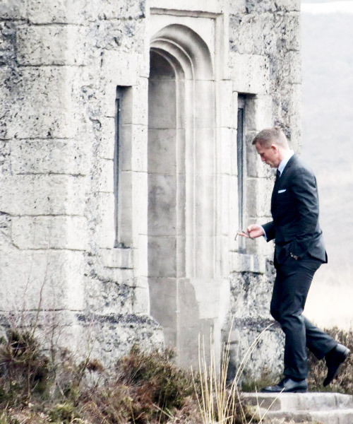 :  Daniel Craig filming Skyfall (2012)in Surrey, UK 