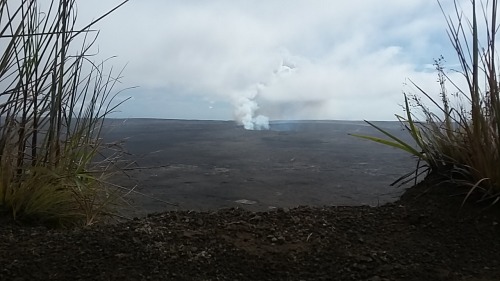 share-a-thousand-moments:I wanted to see a bit ore of Hawaii than just O’ahu so I flew over to the B