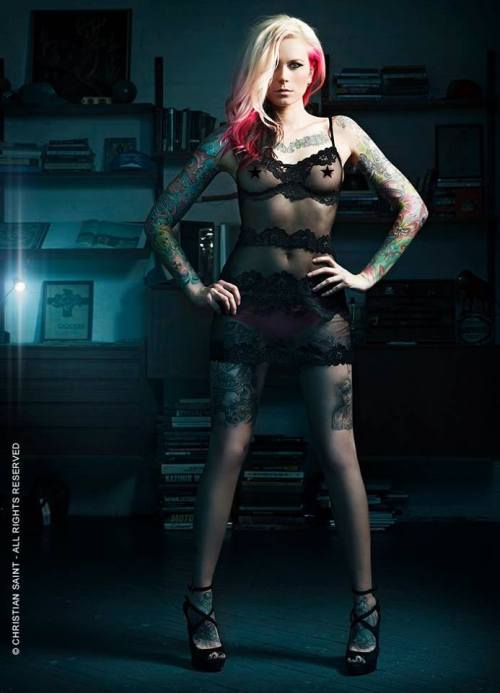 altmodelgirlcrush:  Azarja