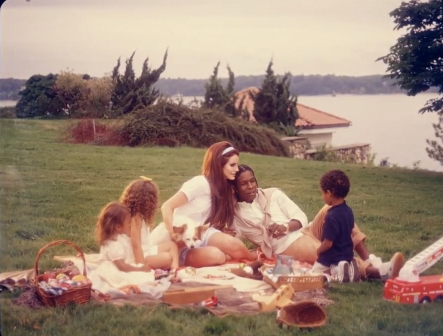marina-del-cyrus:  more like this here 