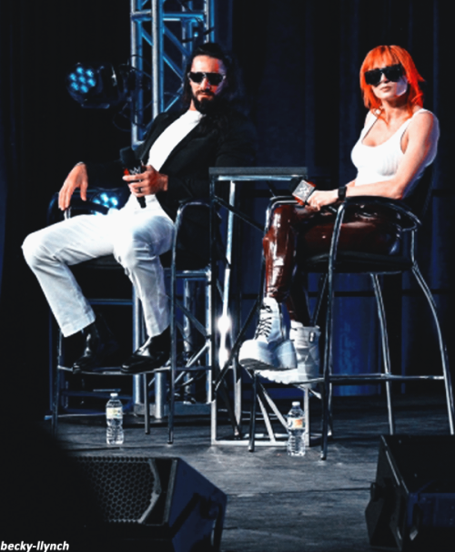 Becky Lynch and Seth “Freakin” Rollins take part in a panel at WrestleMania || part 1/2