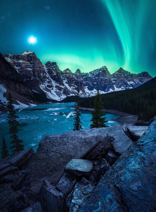 maureen2musings:  Those Northern Lightscensoredartist