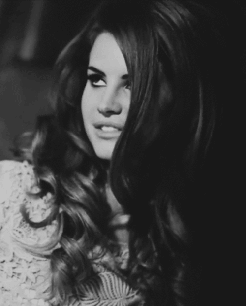 living-is-easy-in-wonderland:  I’m in love. 