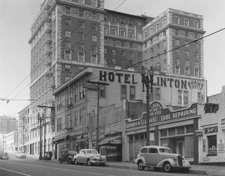 memoriastoica:  Corner of Sixth and Figueroa Streets, Los Angeles. Circa 1950. 