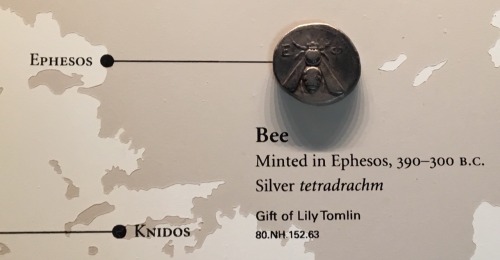 finelythreadedsky:oscarsbosie:hey everyone look at this ancient greek bee coinokay but why did lily 