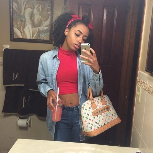 ladytatyana:  Tryna marry your mom and take your college money 💁✨